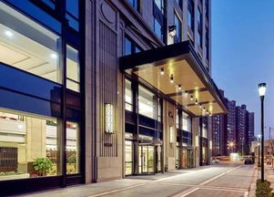 中國(guó)金盤房地產(chǎn)開發(fā)產(chǎn)業(yè)聯(lián)盟高端樓盤考察上海站 探索上海高端房地產(chǎn)開發(fā)的新高度